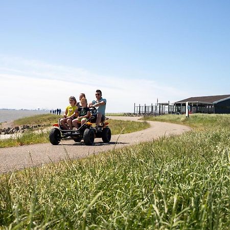 Luxe 5-Persoons Chalet Op Familiecamping Baarland ภายนอก รูปภาพ