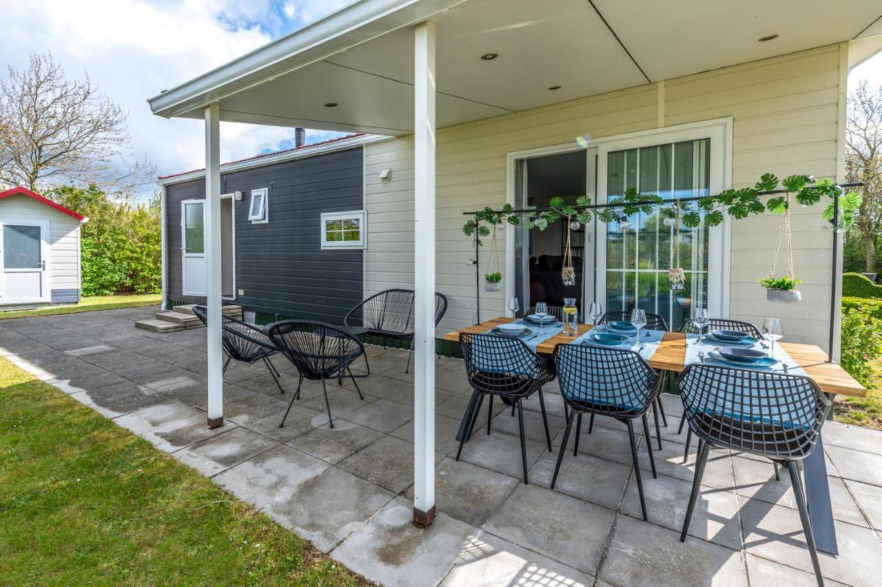 Luxe 5-Persoons Chalet Op Familiecamping Baarland ภายนอก รูปภาพ